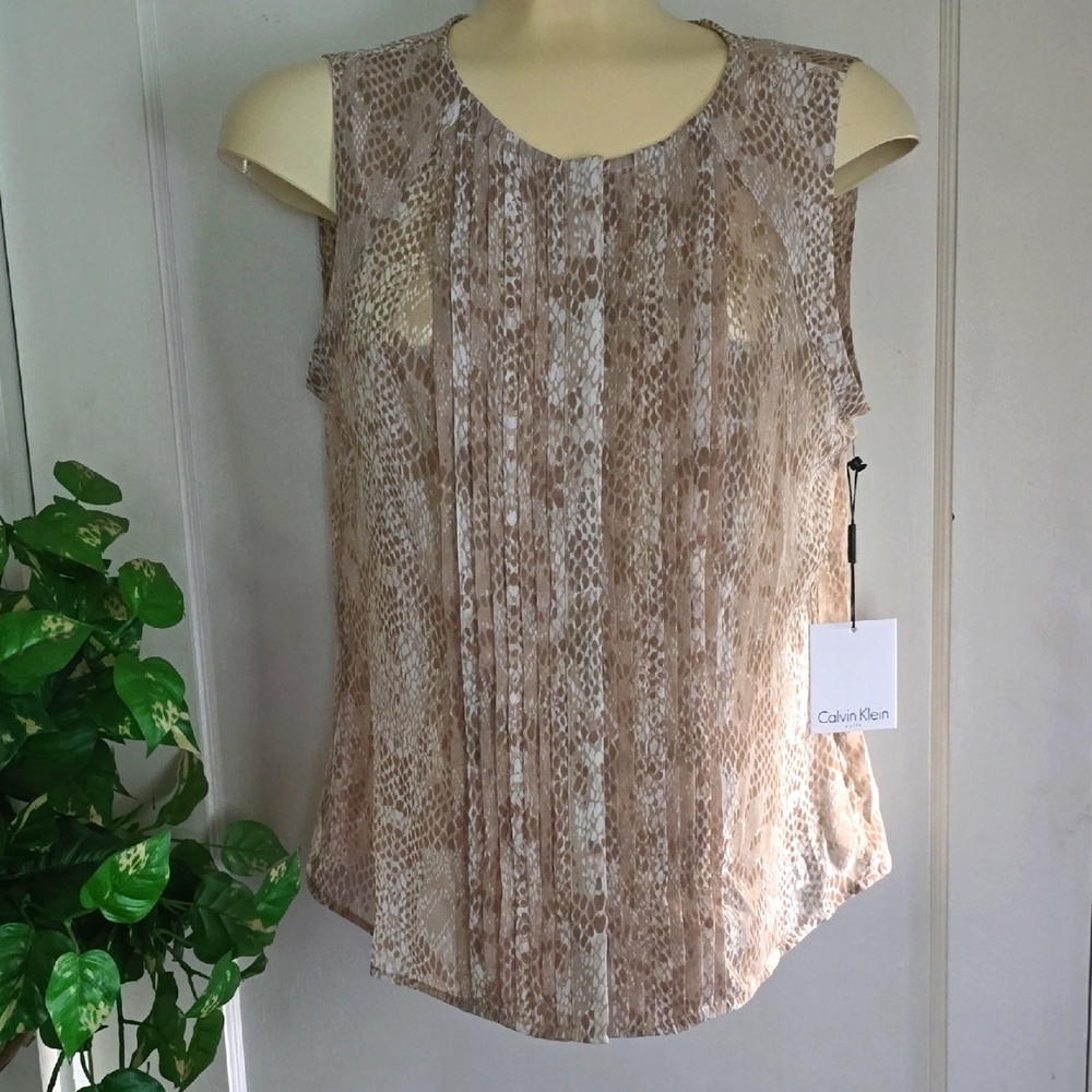 Calvin Klein Women's Beige Animal Print Sleeveless Blouse Medium